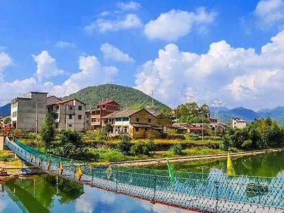 云南學(xué)習(xí)推廣浙江“千萬(wàn)工程”經(jīng)驗(yàn)三年行動(dòng)實(shí)施方案：到2025年農(nóng)村生活污水治理、生活垃圾處理設(shè)施全覆蓋